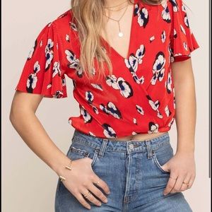 NWT Astr the Label Crinkle Wrap Top Red Floral Flutter Sleeve Large